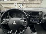 Mitsubishi Outlander 2017 годаүшін12 300 000 тг. в Усть-Каменогорск – фото 5