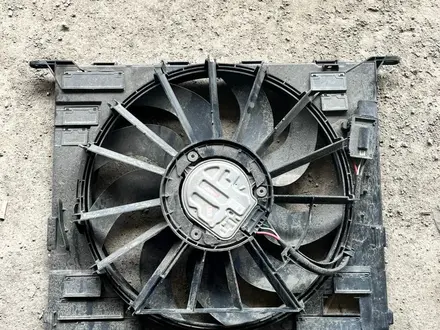 Вентилятор радиатора BMW G30/G11/G12 за 140 000 тг. в Астана