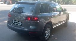 Volkswagen Touareg 2008 годаfor7 800 000 тг. в Алматы – фото 4