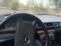 Mercedes-Benz E 300 1991 годаfor1 600 000 тг. в Караганда