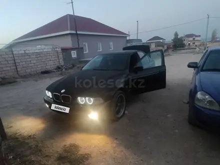 BMW 523 1998 года за 2 500 000 тг. в Актау