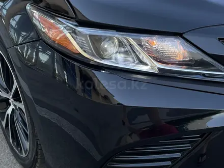 Toyota Camry 2019 года за 8 200 000 тг. в Атырау – фото 10