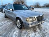 Mercedes-Benz E 220 1993 года за 2 500 000 тг. в Караганда – фото 3