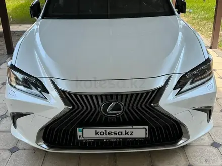 Lexus ES 250 2018 года за 21 000 000 тг. в Тараз – фото 2