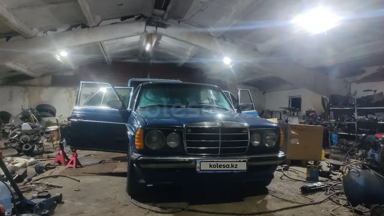Mercedes-Benz E-Class, 1983