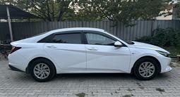 Hyundai Elantra 2021 года за 8 200 000 тг. в Алматы – фото 2