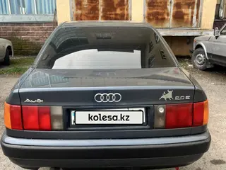 Audi 100