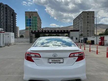 Toyota Camry 2013 года за 6 800 000 тг. в Шымкент – фото 2