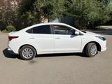 Hyundai Accent 2021 года за 7 800 000 тг. в Актобе – фото 3