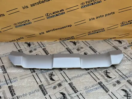 Накладка решетка радиатора 52129-60050 за 45 000 тг. в Шымкент