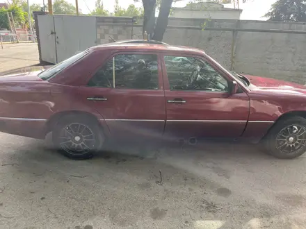 Mercedes-Benz E 230 1991 года за 1 250 000 тг. в Алматы – фото 5