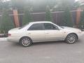 Toyota Camry 2001 года за 3 000 000 тг. в Шымкент – фото 2