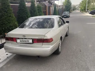 Toyota Camry, 2001