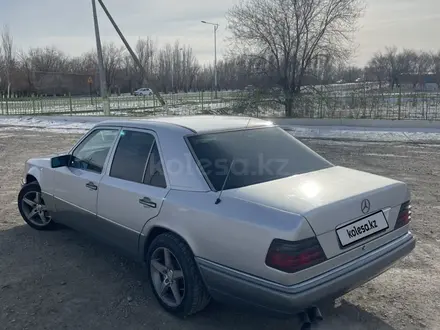 Mercedes-Benz E 220 1993 года за 2 400 000 тг. в Кызылорда – фото 5