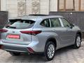 Toyota Highlander 2022 года за 32 790 000 тг. в Атырау – фото 9