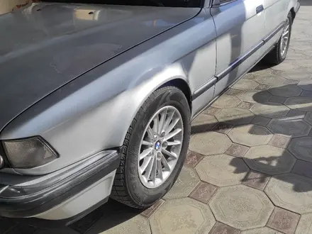 BMW 735 1991 года за 2 600 000 тг. в Алматы