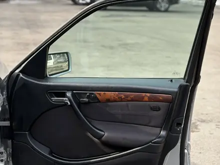 Mercedes-Benz C 280 1999 года за 3 300 000 тг. в Алматы – фото 4