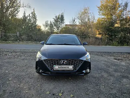 Hyundai Accent 2021 года за 7 900 000 тг. в Усть-Каменогорск – фото 2