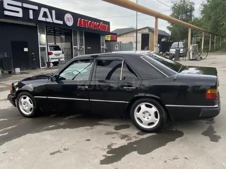 Mercedes-Benz E 220 1992 года за 2 000 000 тг. в Алматы – фото 7