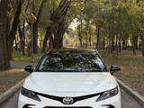 Toyota Camry 2021 годаүшін11 800 000 тг. в Алматы