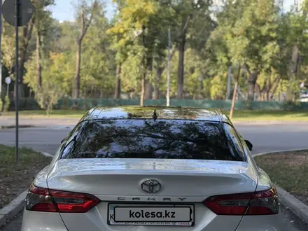 Toyota Camry 2021 года за 11 800 000 тг. в Алматы – фото 5