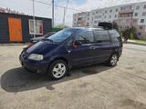 Volkswagen Sharan 2001 года за 2 600 000 тг. в Хромтау – фото 2