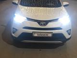 Toyota RAV4 2017 года за 11 300 000 тг. в Шымкент – фото 2