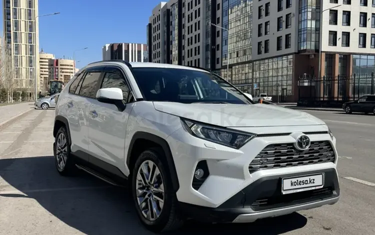 Toyota RAV4 2020 года за 18 500 000 тг. в Алматы