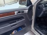 Volkswagen Touareg 2004 годаfor4 500 000 тг. в Кокшетау – фото 5