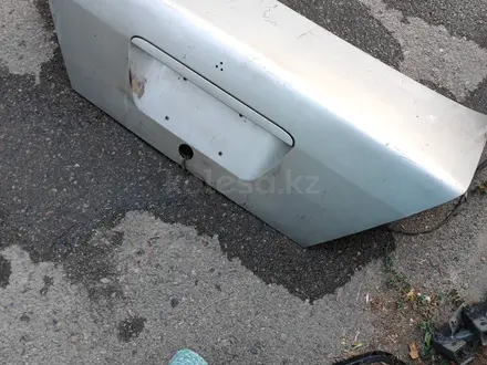 Крышка багажника за 20 000 тг. в Алматы – фото 2