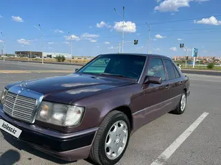 Mercedes-Benz E 230