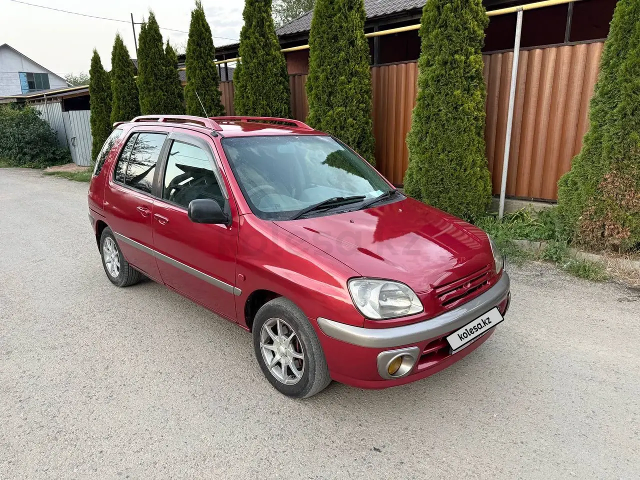 Toyota Raum, 1997