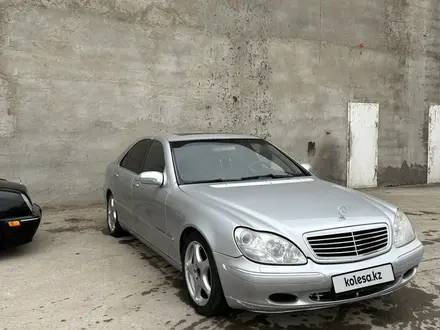 Mercedes-Benz S 500 2003 года за 4 555 555 тг. в Актау – фото 2