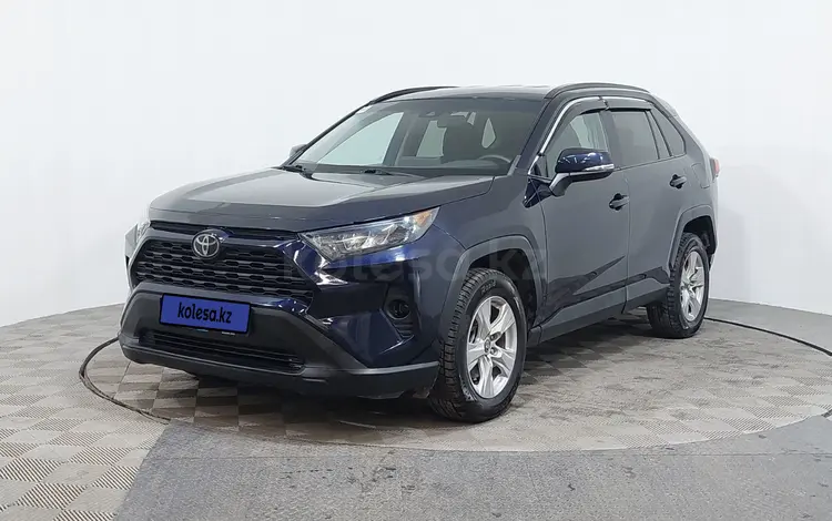 Toyota RAV4 2020 года за 14 300 000 тг. в Астана