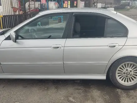 BMW 528 1998 года за 2 200 000 тг. в Талдыкорган – фото 4