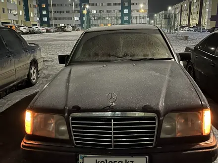 Mercedes-Benz E 220 1994 года за 2 200 000 тг. в Сатпаев – фото 4