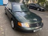 Volkswagen Passat 1997 года за 1 350 000 тг. в Алматы – фото 2
