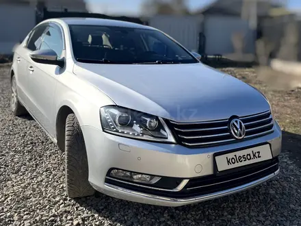 Volkswagen Passat 2013 года за 5 800 000 тг. в Алматы – фото 16