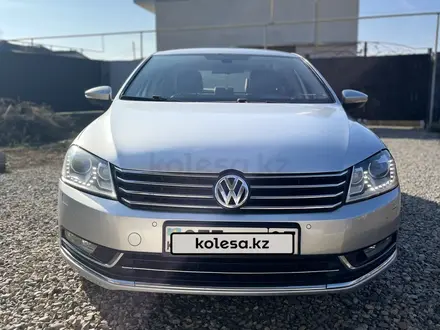 Volkswagen Passat 2013 года за 5 800 000 тг. в Алматы – фото 15