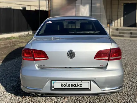 Volkswagen Passat 2013 года за 5 800 000 тг. в Алматы – фото 13