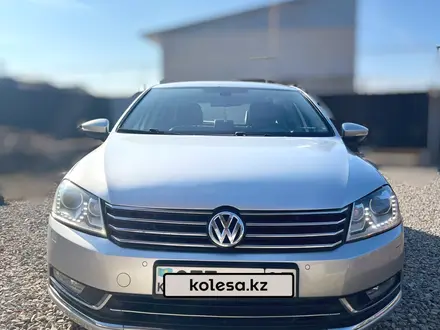 Volkswagen Passat 2013 года за 5 800 000 тг. в Алматы – фото 3