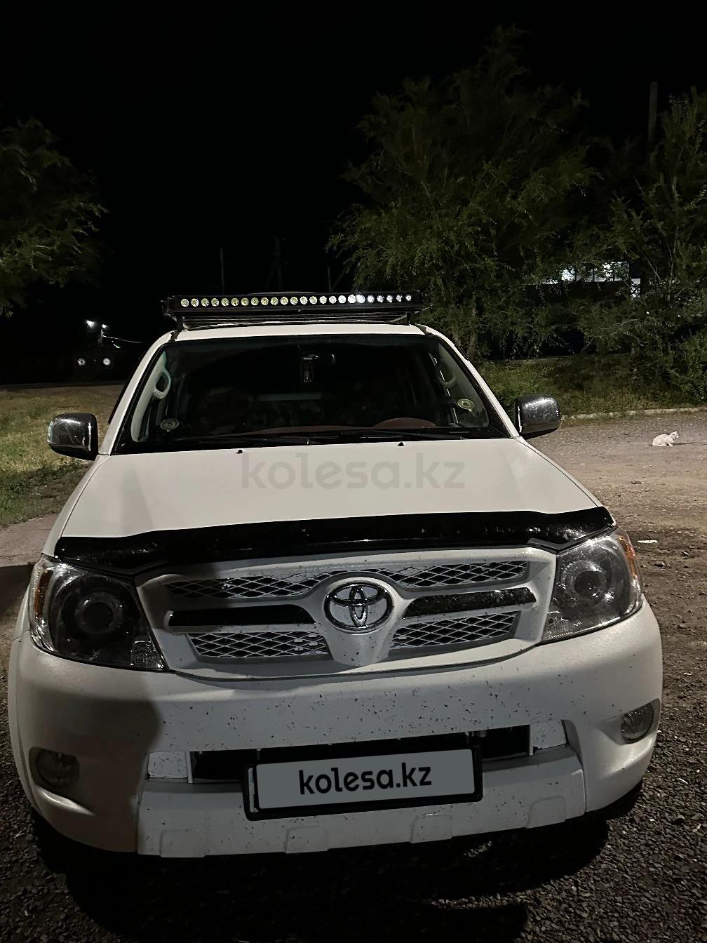 Toyota Hilux 2007 г.