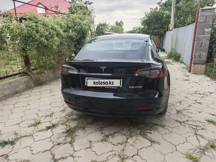 Tesla Model 3 2019 года за 9 900 000 тг. в Алматы – фото 4