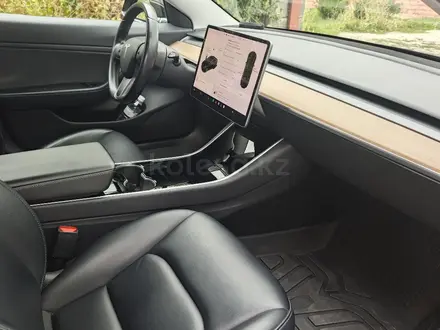 Tesla Model 3 2019 года за 9 900 000 тг. в Алматы – фото 6