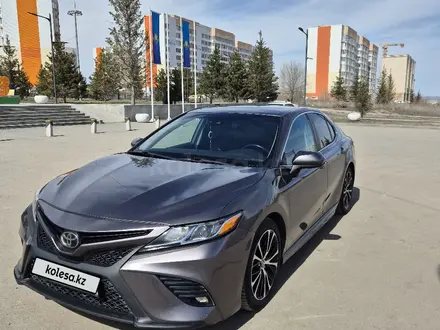 Toyota Camry 2019 года за 10 800 000 тг. в Усть-Каменогорск