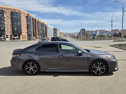 Toyota Camry 2019 года за 10 800 000 тг. в Усть-Каменогорск – фото 5