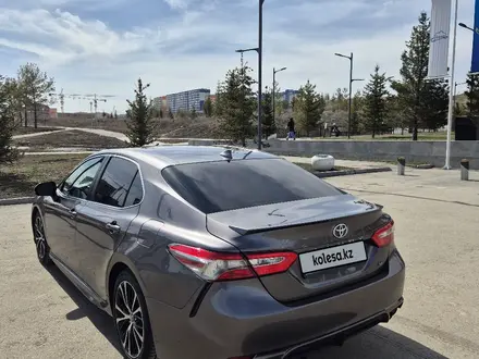 Toyota Camry 2019 года за 10 800 000 тг. в Усть-Каменогорск – фото 8
