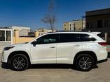 Toyota Highlander 2017 года за 11 500 000 тг. в Жанаозен – фото 2