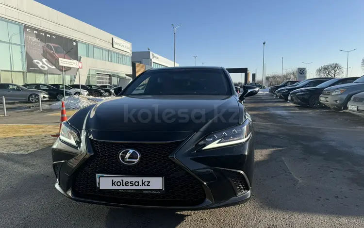 Lexus ES 350 2019 годаfor23 500 000 тг. в Астана