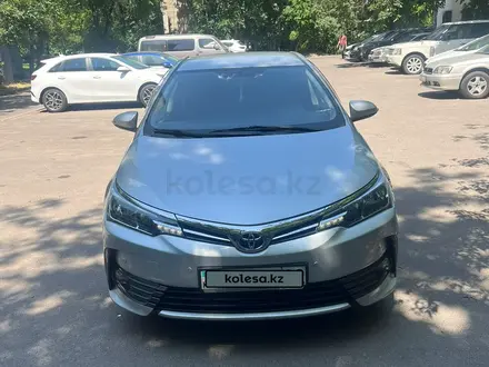 Toyota Corolla 2017 года за 8 260 000 тг. в Алматы